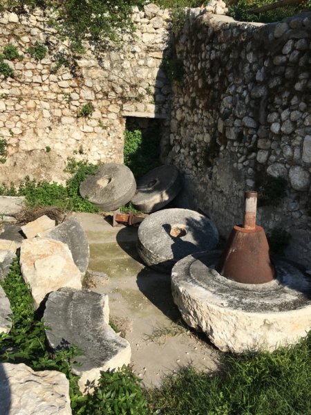 millstonesatsanpietro.jpg